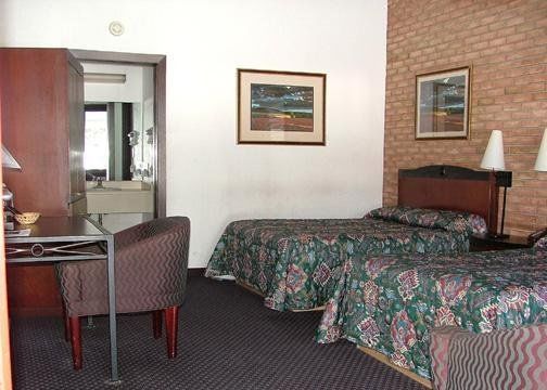 Rodeway Inn 凯迪拉克 客房 照片
